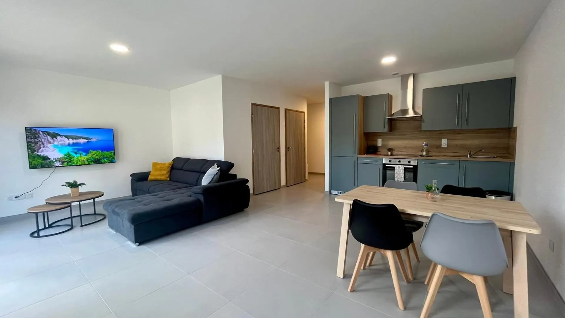 Logement Neuf Avec Parking A 20 Min De Lyon Simandres 아파트